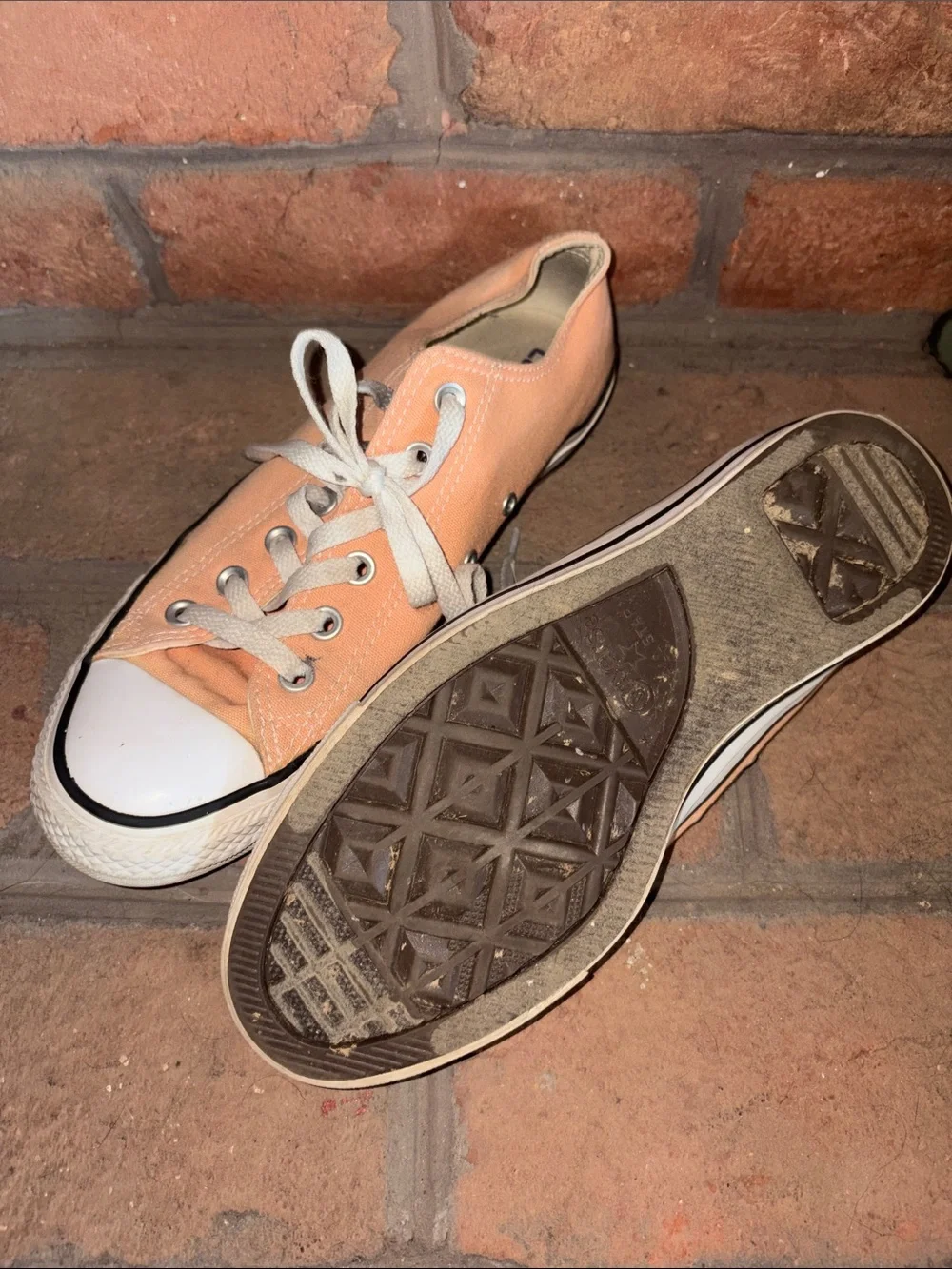 Converse classic low